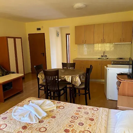 Bravo 1 Morenia Apartman Napospart