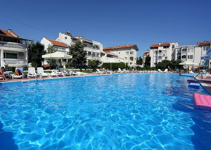 Bravo 1 Morenia アパート サニービーチ